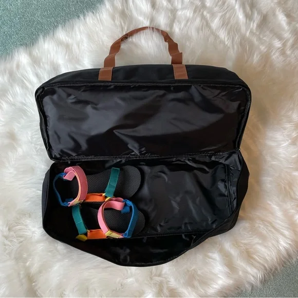 NWT - DSW Weekender - Picture 14 of 16